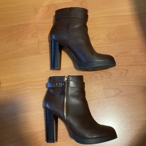 Cute brown boots with heel